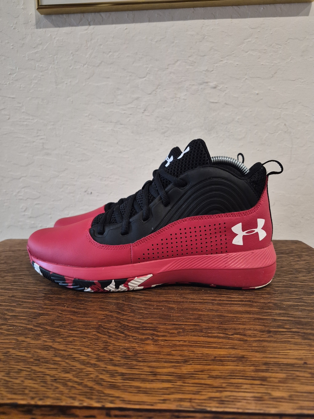 Under Armour Lockdown Athletic Basketball Shoes
Boy's Size US 7Y